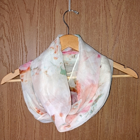 Lavello Accessories - Lavello pink floral infinity scarf